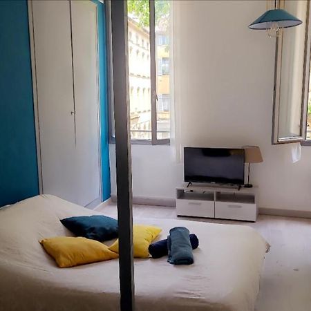 Charmant Studio Avec Mezzanine Lägenhet Aix-en-Provence Exteriör bild